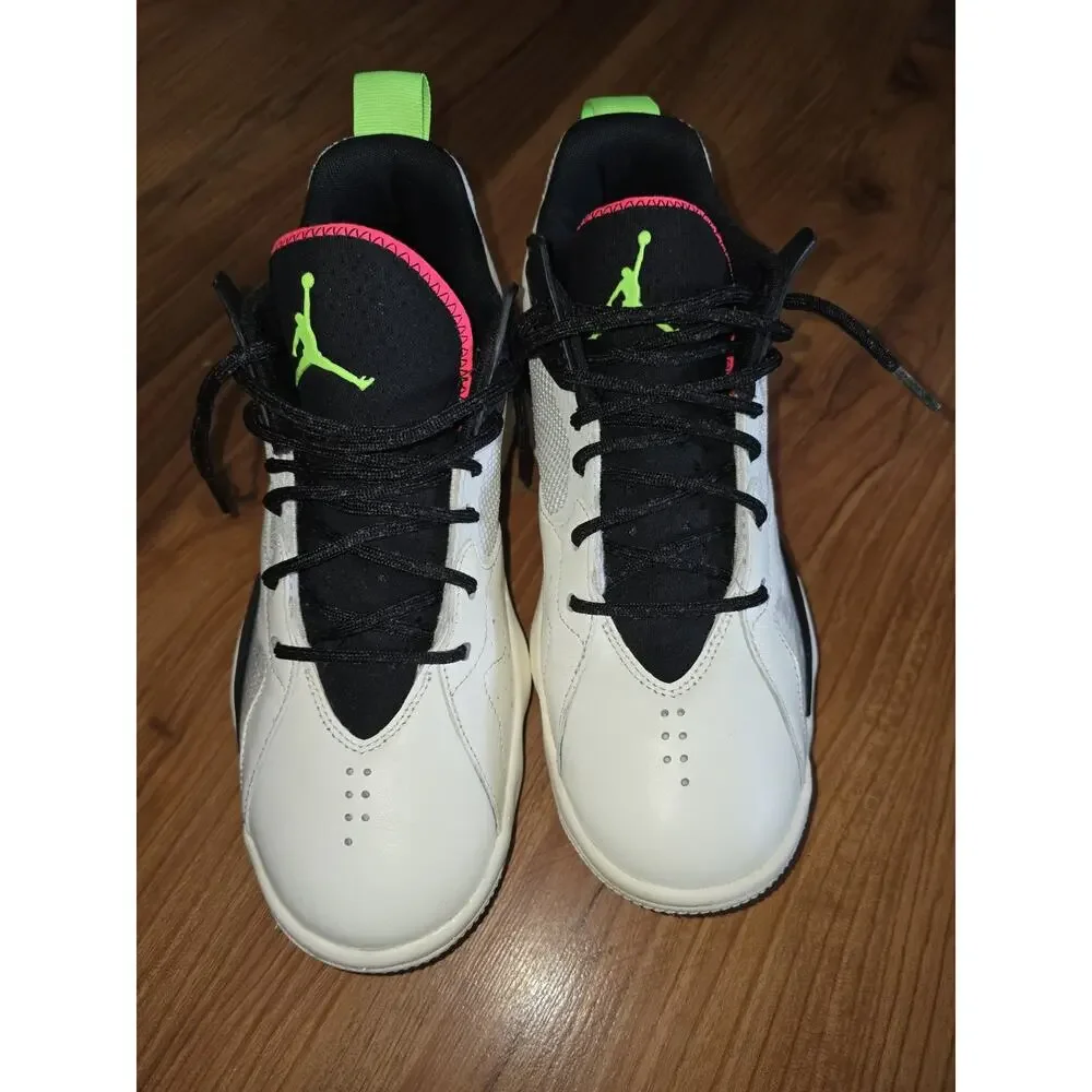 Size 9 - Air Jordan Zoom '92 Sail